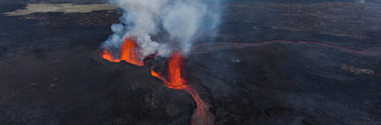 Efnagreiningar benda til að kvikan í Sundhnúksgígaröðinni komi úr nokkrum kvikuhólfum - á vefsíðu Háskóla Íslands